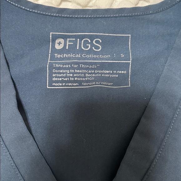 Limited Edition Figs Dark Harbor Scrub Set - Picture 11 of 12